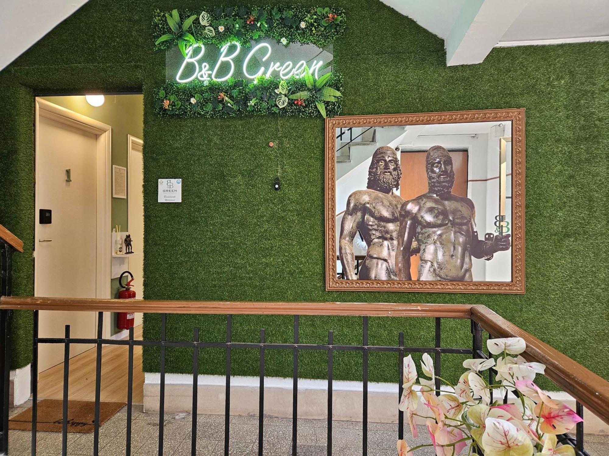 B&B Green Stazione Centrale E Centro レッジョ・ディ・カラブリア エクステリア 写真